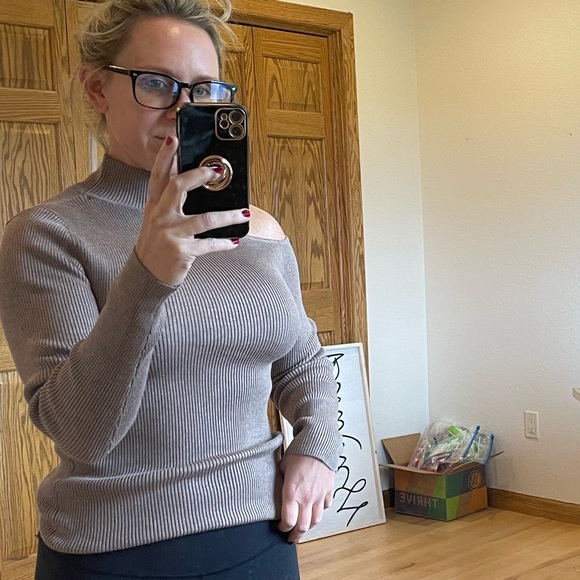 Lush Cold Shoulder Cut Out Ribbed Turtleneck - Picture 6 of 6